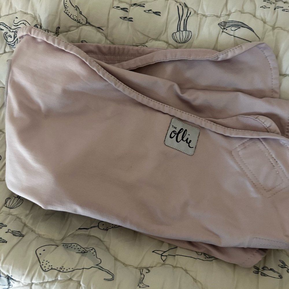 Ollie swaddle wrap pink one size EUC